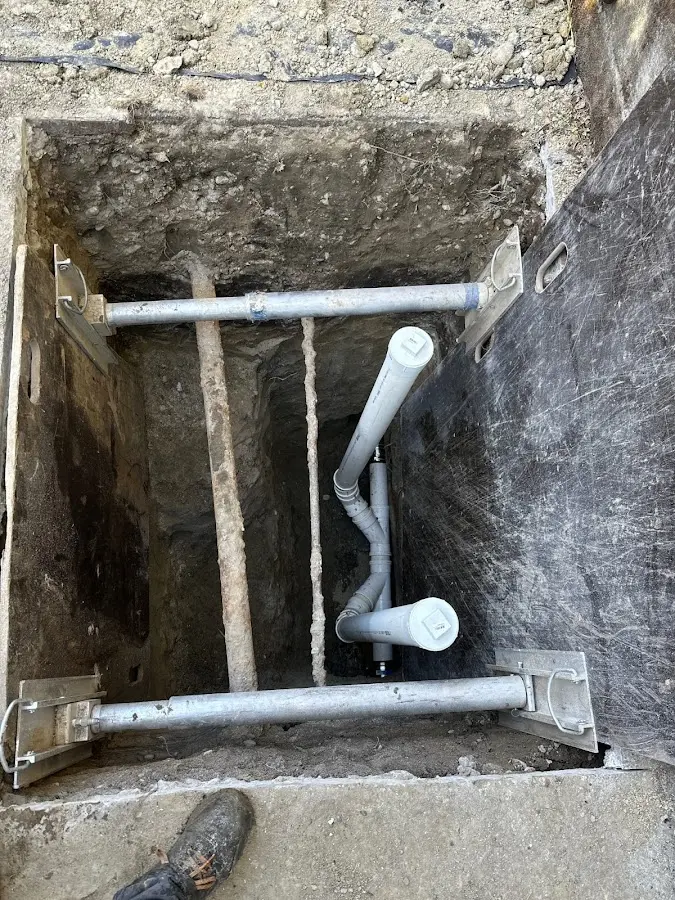 Experienced plumber completing Drain Cleaning work in Farmington
